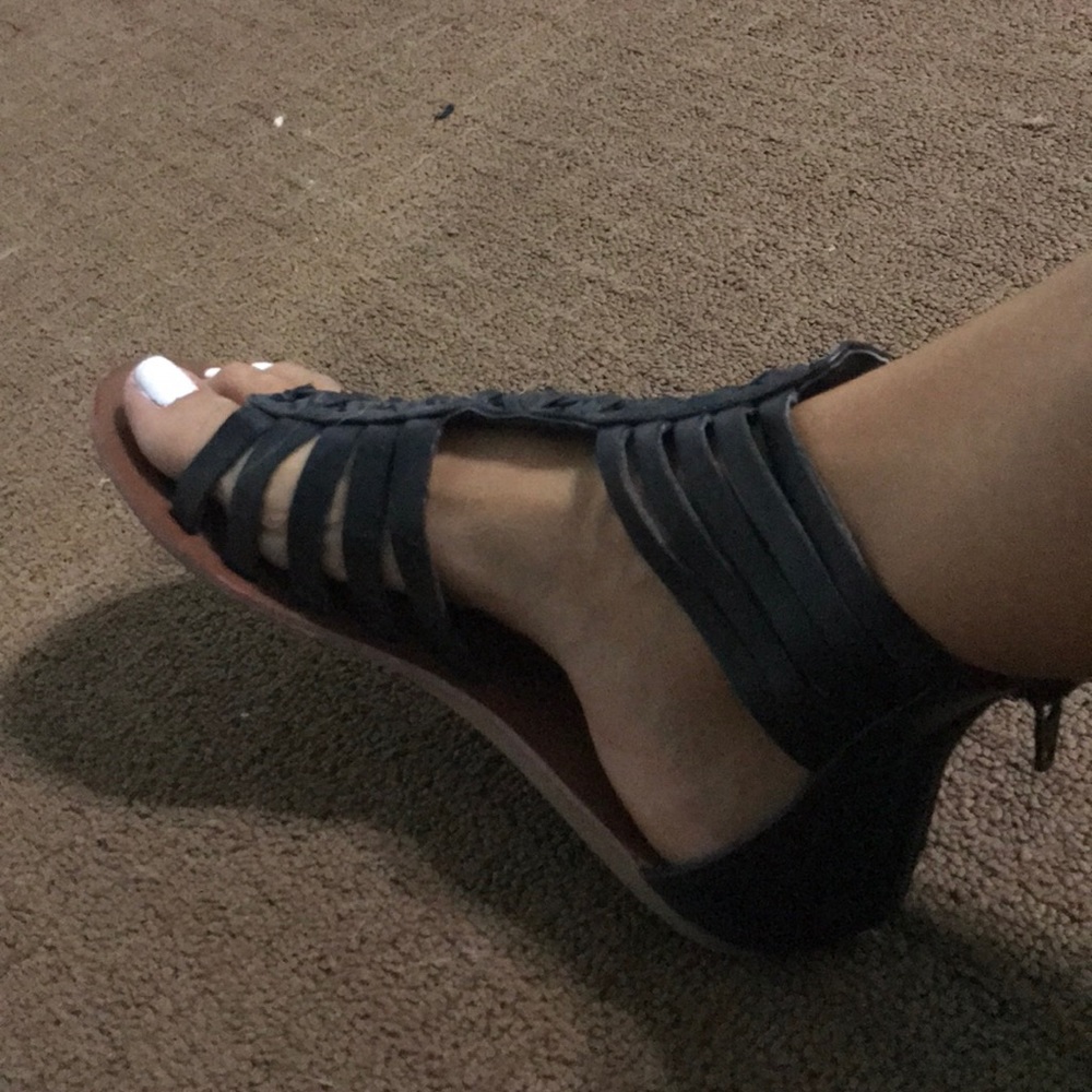 Sandals - Picture 3 of 3